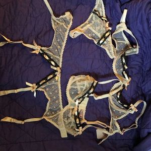 Lingerie, black/ivory in color